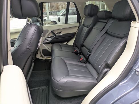 Used 2024 Land Rover Range Rover Autobiography image 27