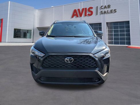 Used 2024 Toyota Corolla Cross LE image 2