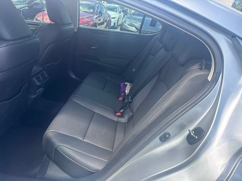 Used 2025 Lexus ES 350 w/ Premium Package FWD image 15