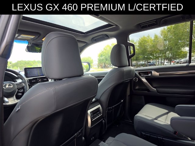 Used 2023 Lexus GX 460 Premium w/ Accessory Package AWD/4WD image 19