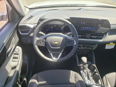 New 2026 Chevrolet TrailBlazer LT w/ Convenience Package FWD image 18