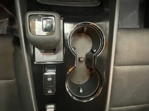 Used 2024 Nissan Rogue SV image 23