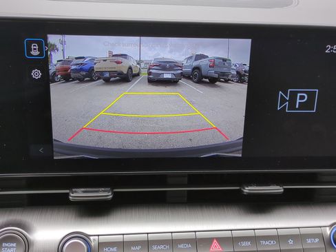 Certified 2024 Hyundai Kona SEL FWD image 11