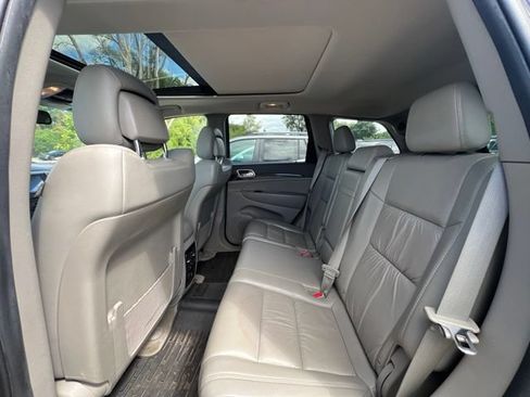 Used 2011 Jeep Grand Cherokee Laredo AWD/4WD image 15