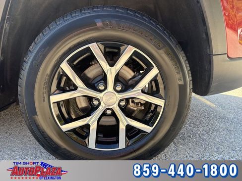 Used 2024 Jeep Grand Cherokee Limited image 70