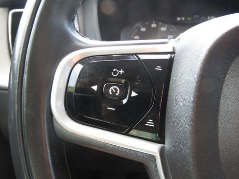 Used 2018 Volvo XC60 T5 Inscription w/ Convenience Package AWD/4WD image 22