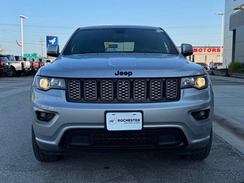 Used 2018 Jeep Grand Cherokee Altitude AWD/4WD image 34