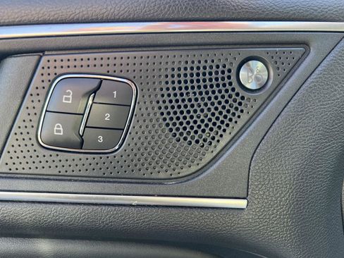 Used 2022 Ford Edge Titanium image 14