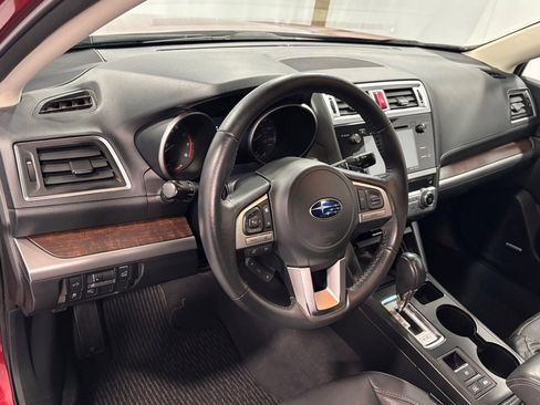 Used 2017 Subaru Outback 2.5i Limited image 9