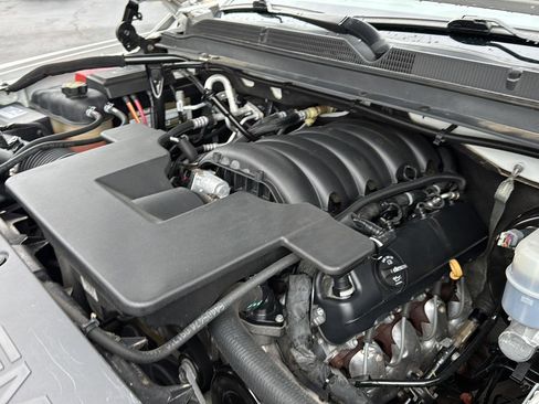 Used 2020 GMC Yukon XL SLT w/ Open Road Package image 32