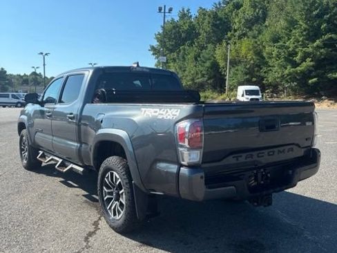 Used 2022 Toyota Tacoma TRD Sport w/ Technology Package AWD/4WD image 4