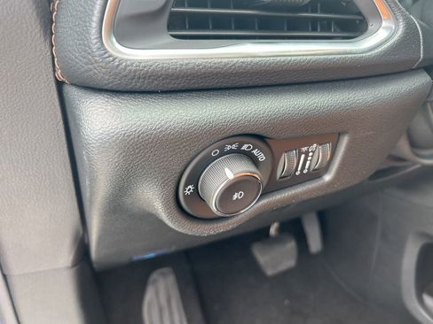 New 2025 Chrysler Pacifica Pinnacle w/ Trailer Tow Group image 40