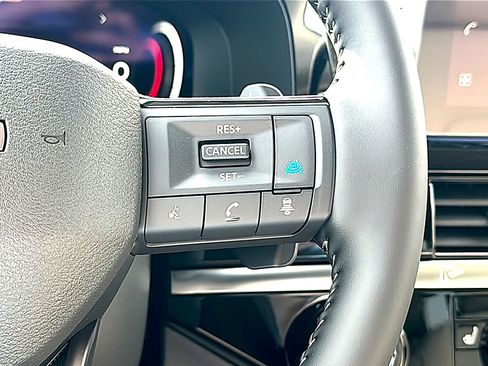 New 2026 Nissan Pathfinder SL image 19