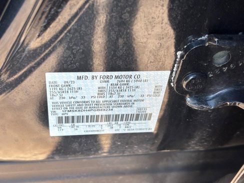 Used 2023 Ford Explorer XLT w/ Equipment Group 202A AWD/4WD image 27