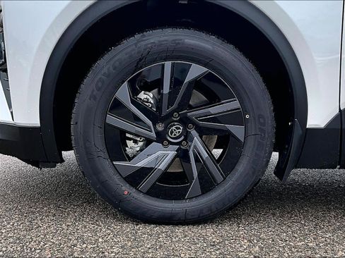 New 2026 Toyota C-HR AWD/4WD image 8