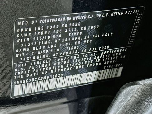 Used 2025 Volkswagen Taos SE FWD image 12