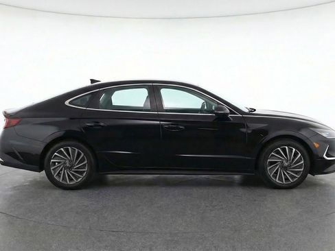 Used 2025 Hyundai Sonata SEL FWD image 11
