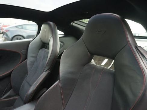 Used 2017 McLaren 570S RWD image 11