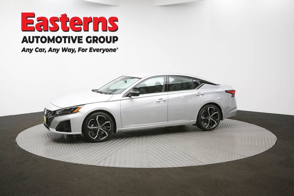 Used 2023 Nissan Altima 2.5 SR FWD image 54