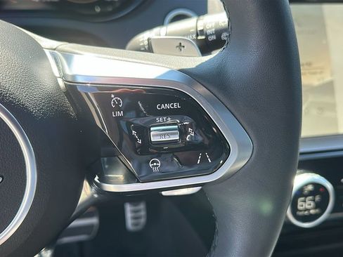 Used 2024 Jaguar E-PACE R-Dynamic SE image 13