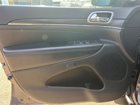 Used 2019 Jeep Grand Cherokee Limited AWD/4WD image 21