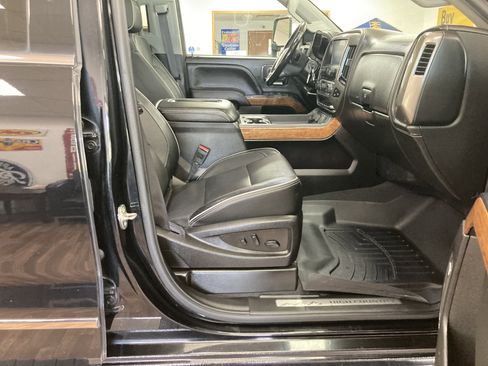 Used 2019 Chevrolet Silverado 2500 High Country w/ Duramax Plus Package AWD/4WD image 17
