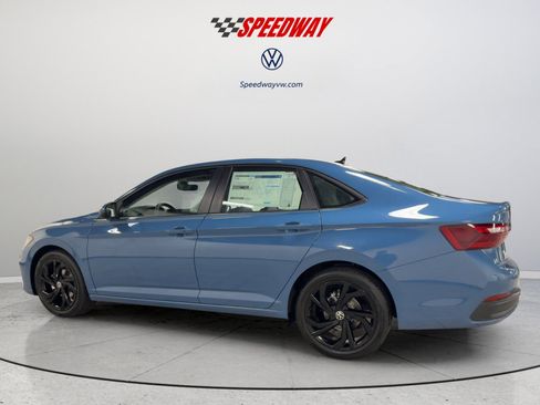 New 2026 Volkswagen Jetta SE FWD image 7