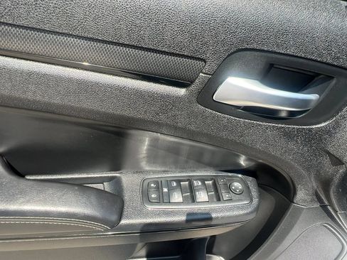 Used 2014 Chrysler 300 S AWD/4WD image 22