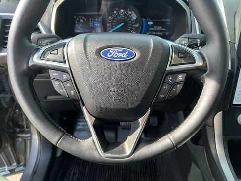 Certified 2022 Ford Edge SEL w/ Convenience Package image 19