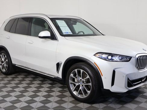 Used 2024 BMW X5 xDrive40i AWD/4WD image 3