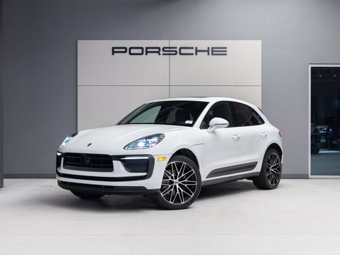 Certified 2026 Porsche Macan AWD/4WD image 1