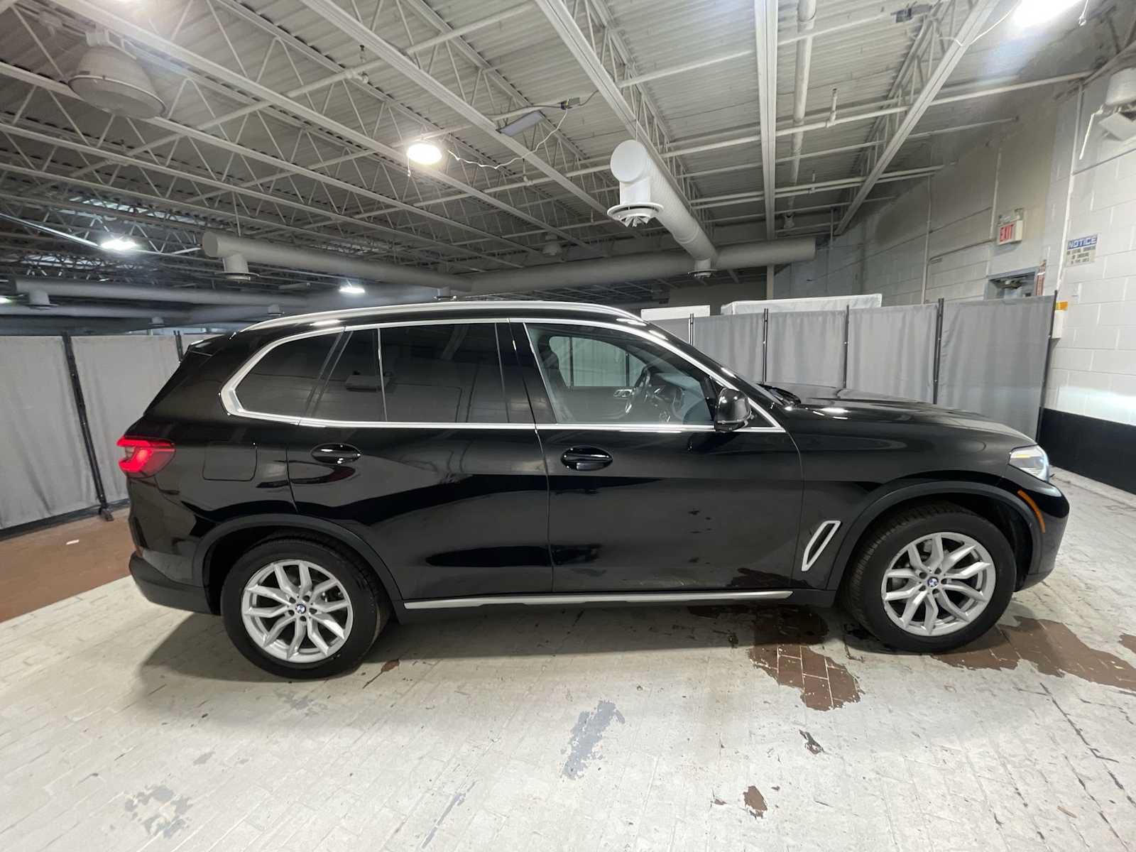 Used 2019 BMW X5 xDrive40i w/ Premium Package 2 AWD/4WD image 27