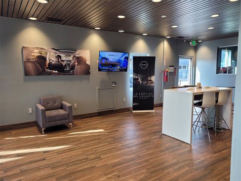 Used 2019 Nissan Titan SV w/ SV Convenience Package image 29