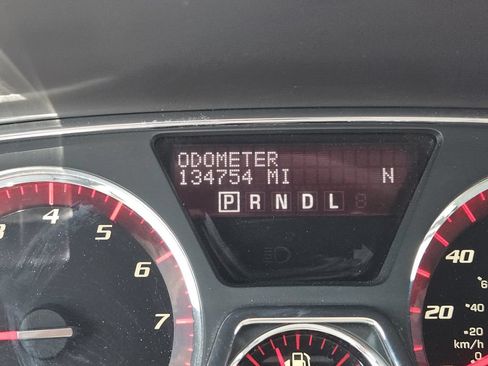Used 2013 GMC Acadia SLE FWD image 21