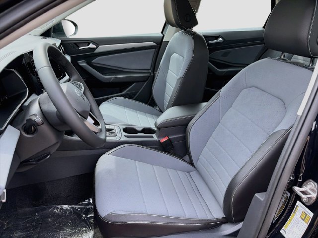 New 2026 Volkswagen Jetta SE FWD image 19