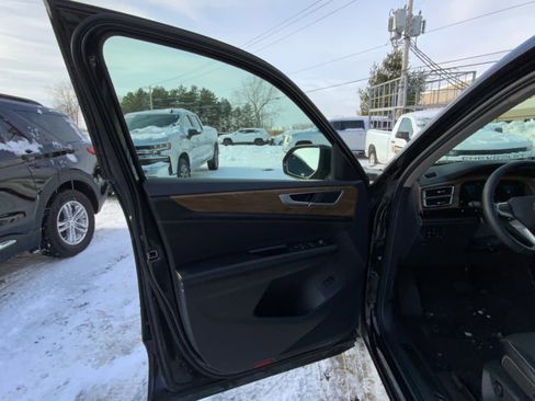 Used 2024 Volkswagen Atlas SE image 20