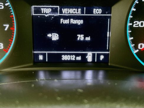 Used 2022 Chevrolet Traverse LS FWD image 14