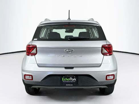 Used 2025 Hyundai Venue SEL FWD image 7