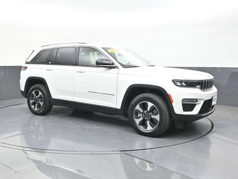 Used 2023 Jeep Grand Cherokee 4WD 4xe image 18