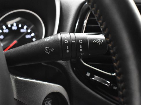Used 2019 Jeep Compass Limited AWD/4WD image 12