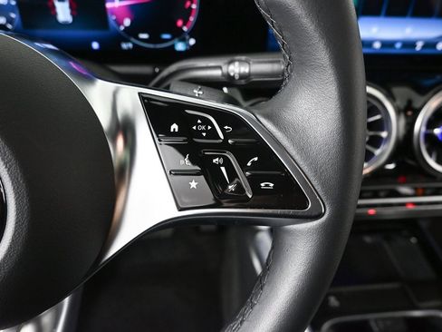 Certified 2025 Mercedes-Benz GLA 250 image 11