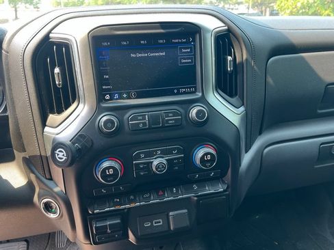 Used 2019 Chevrolet Silverado 1500 LT Trail Boss w/ Convenience Package AWD/4WD image 12