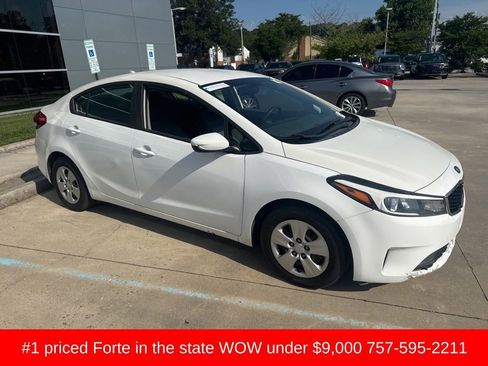 Used 2018 Kia Forte LX FWD image 3