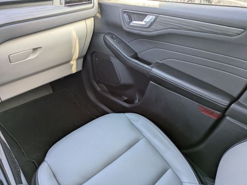 Used 2023 Ford Escape Platinum image 20