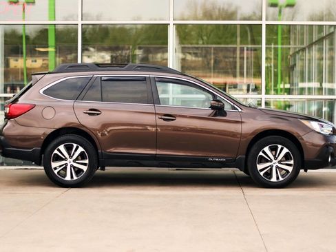 Used 2019 Subaru Outback 2.5i Limited w/ Popular Package #2 image 8