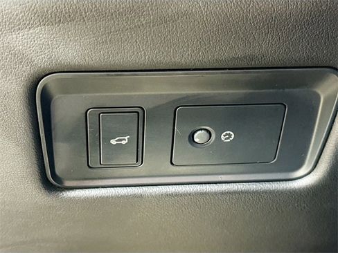 Used 2023 Jaguar F-PACE S image 12