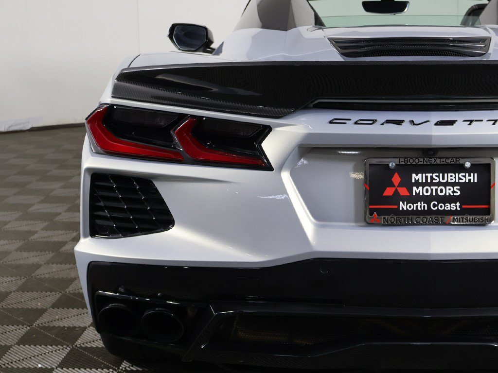 Used 2021 Chevrolet Corvette Stingray Premium Conv w/ Z51 Performance Package RWD image 19