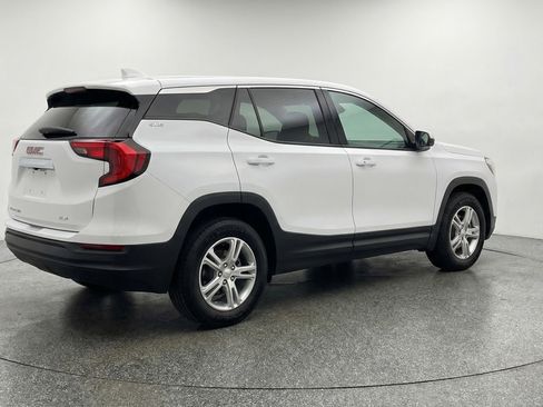 Used 2024 GMC Terrain SLE FWD image 9