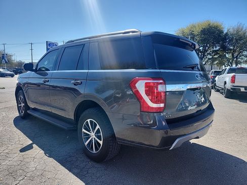 Used 2021 Ford Expedition XLT image 4