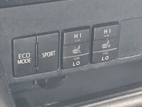 Used 2017 Toyota RAV4 SE w/ Power Special Value Package image 19